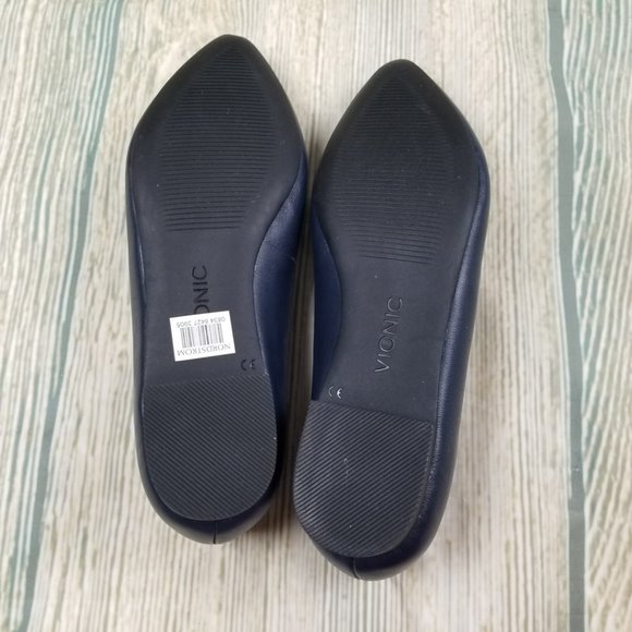 New VIONIC leather navy Mary Jane flats - Picture 6 of 8